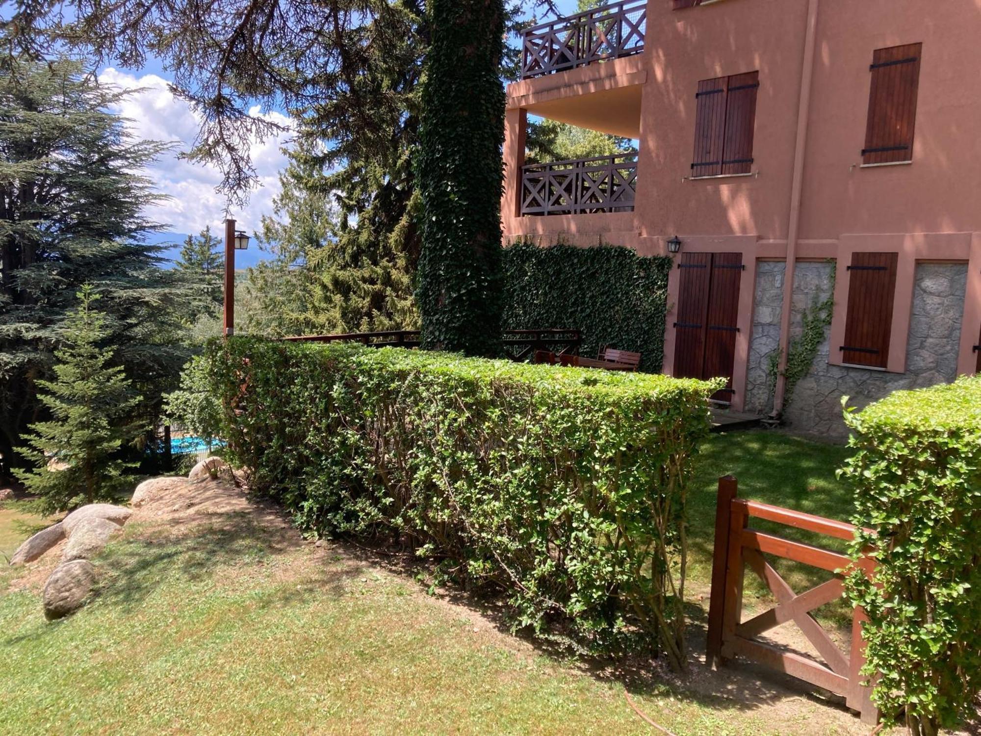 Apartamento con jardín - Montana Park Enveitg Exterior foto