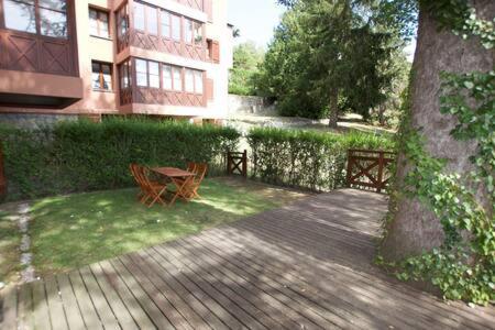 Apartamento con jardín - Montana Park Enveitg Exterior foto
